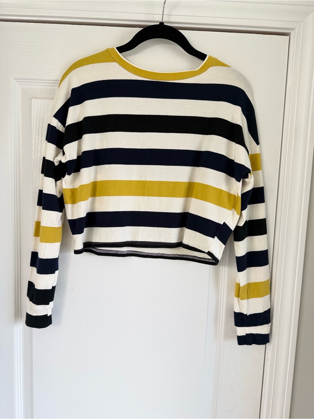 Vestique Striped Cropped Long Sleeve Top in White, Navy & Mustard